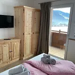 Chalet Fuegen 木屋 菲根