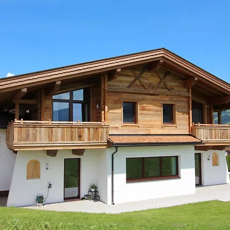 Chalet Fuegen *