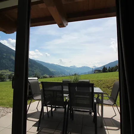 Chalet Fuegen *
