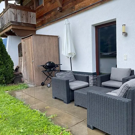 Chalet Fuegen בקתה *